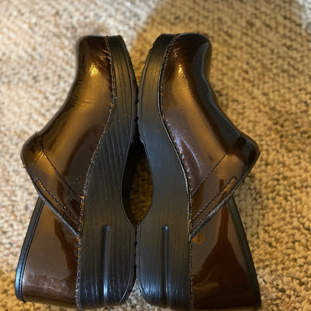 DANSKO Brown Patent Clog, 39